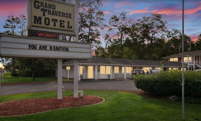 Grand Traverse Motel - From Web Listing (newer photo)